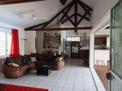 MACOURIA maison P5 de 178 m² Terrain